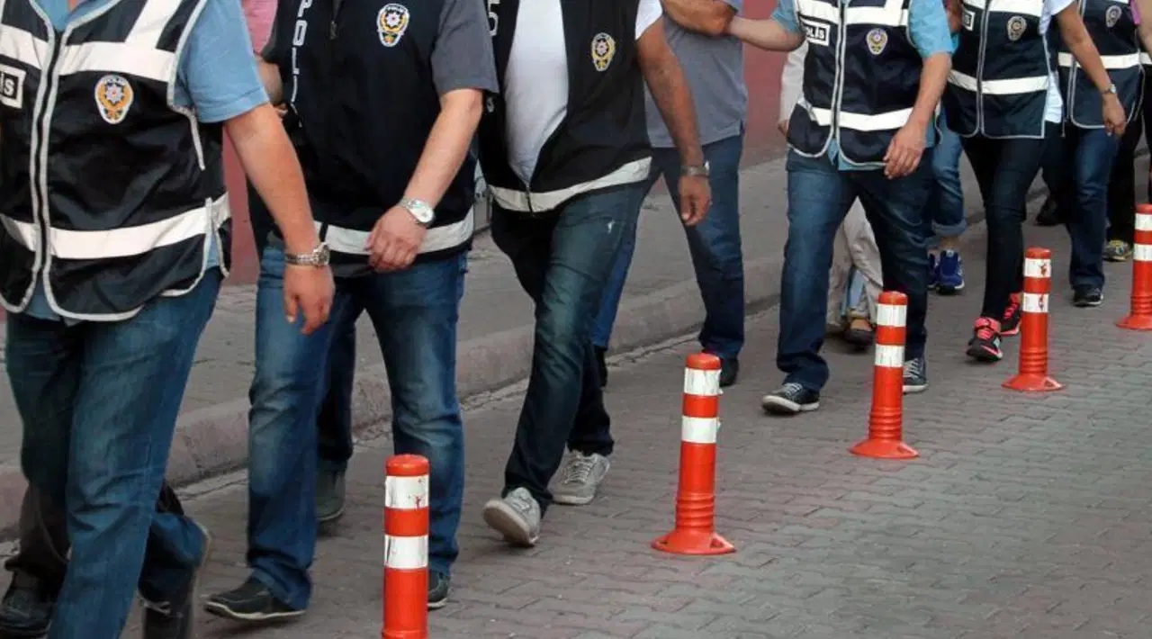 Ankara'da 'fuhuş' operasyonu: 11 işyeri mühürlendi, 22 gözaltı!