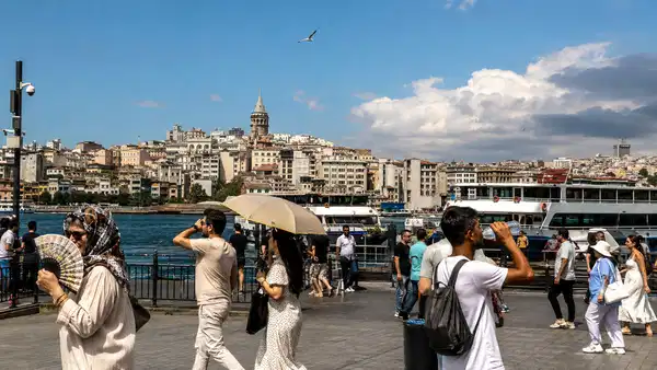 İstanbul'da sıcaklık tırmanacak: AKOM sağanak yağış için tarih verdi