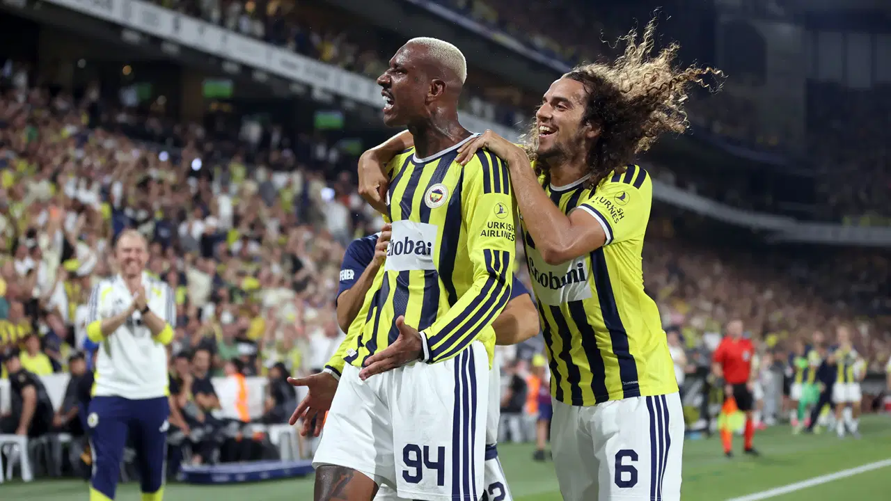 Spor yazarları Fenerbahçe - Gornik Zabrze maçını yorumladı: 'İsmail Kartal yönetiminde altın sezonunu yaşayabilir'