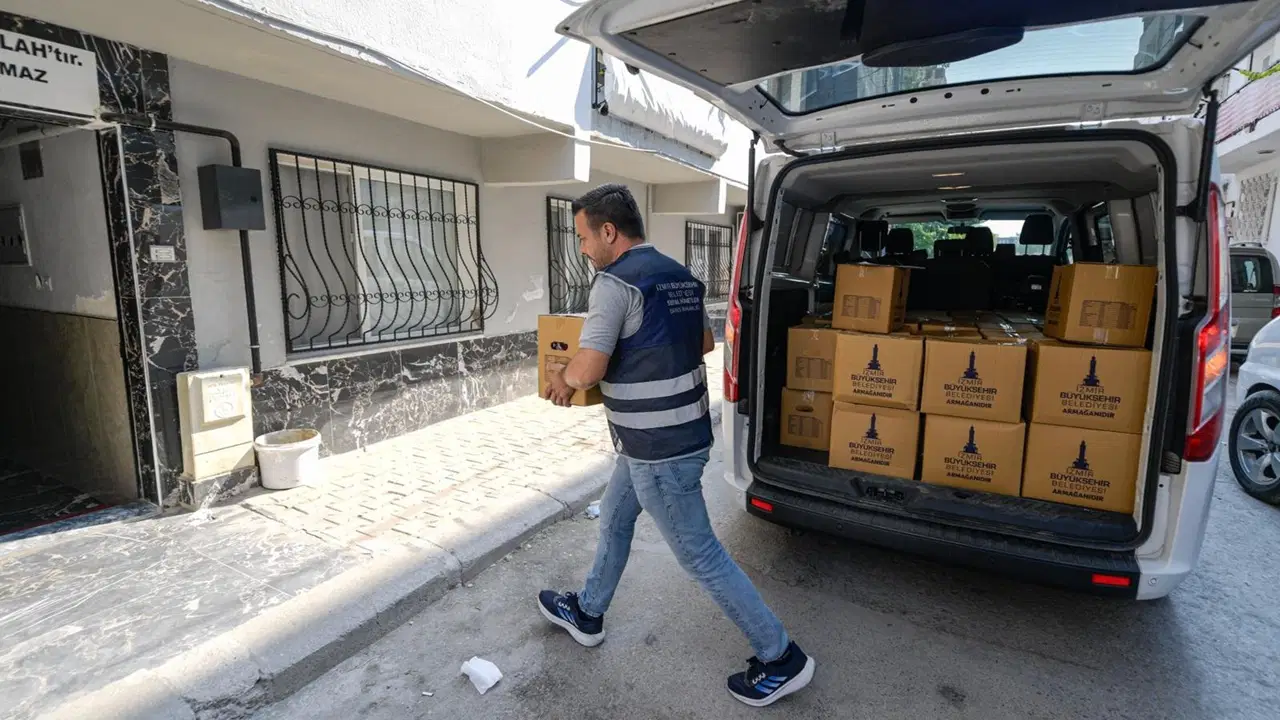 İhtiyaç Sahibi Yurttaşlara 90 Bin Gıda Paketi