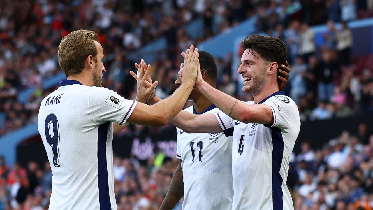 İngiltere, Andorra'yı iki golle geçti