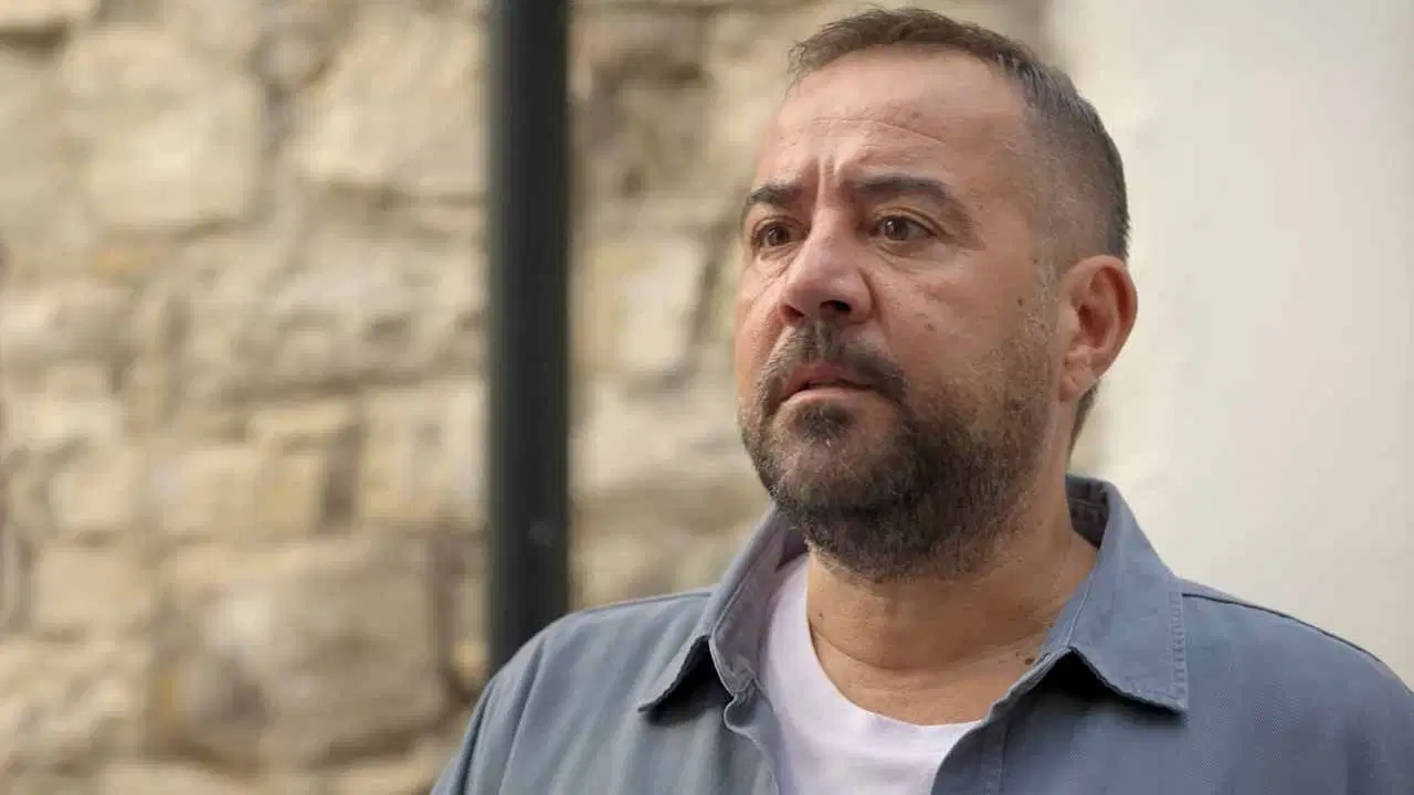 Ata Demirer’den takipçilerine dolandırıcılık uyarısı: 'İtibar etmeyin!'