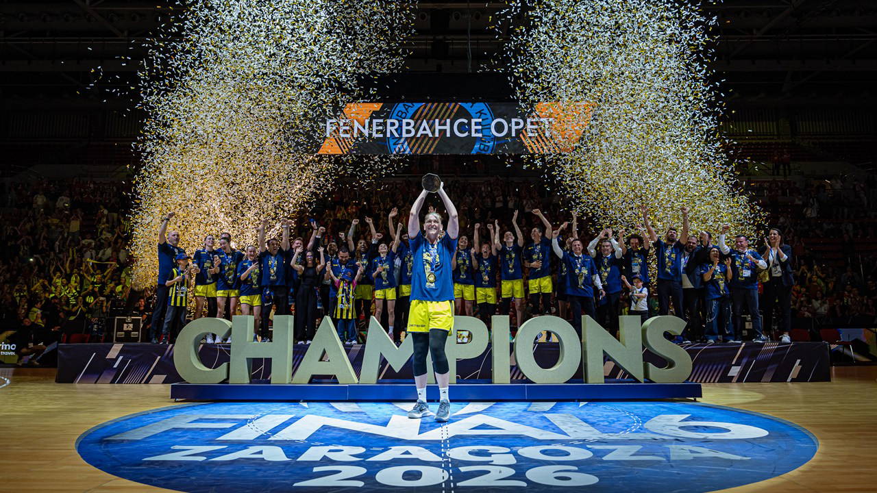 'Türk finalinde' Galatasaray'ı devirdi: Avrupa'nın en büyüğü Fenerbahçe