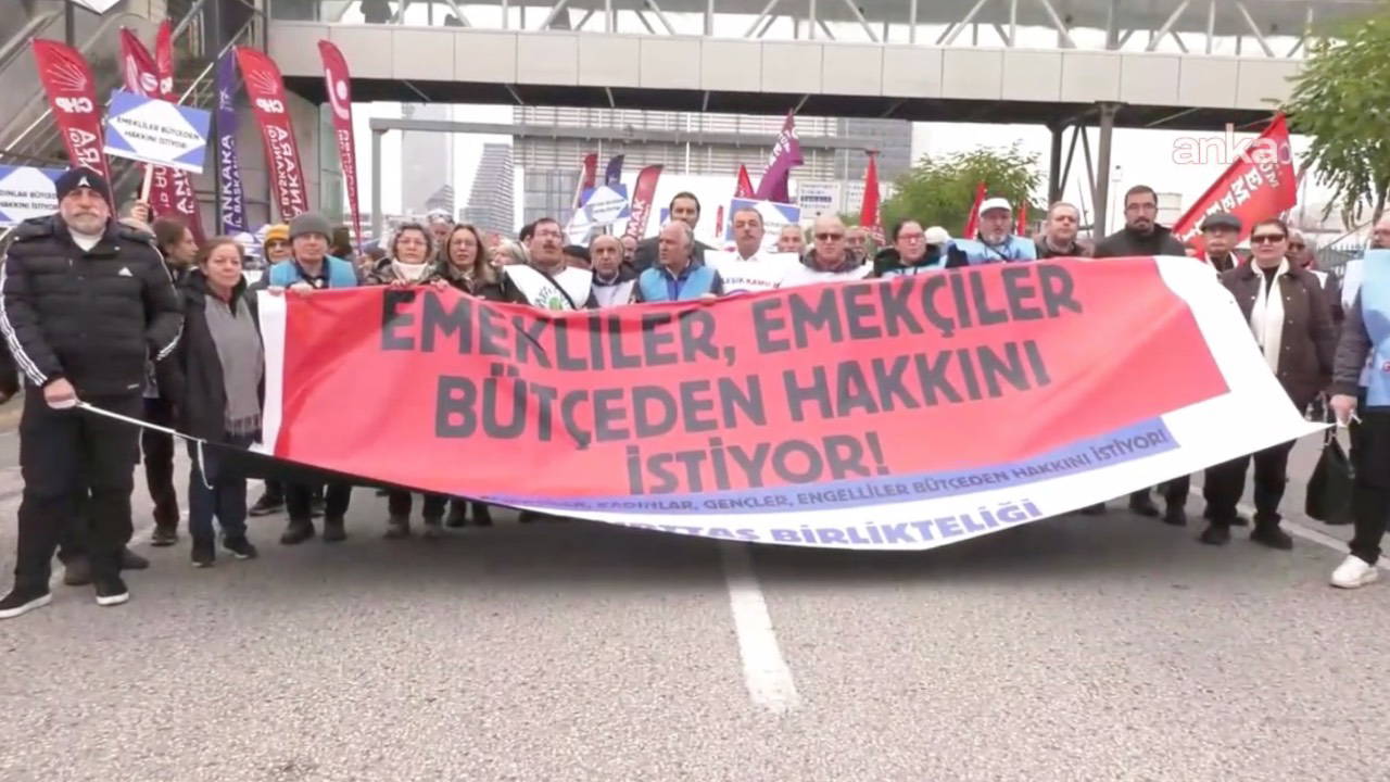 'Emeklilerin ve Emekçilerin Bütçe Hakkı' mitingi... AKM önünde toplanan yurttaşlar, Tandoğan Meydanı'na yürüdü