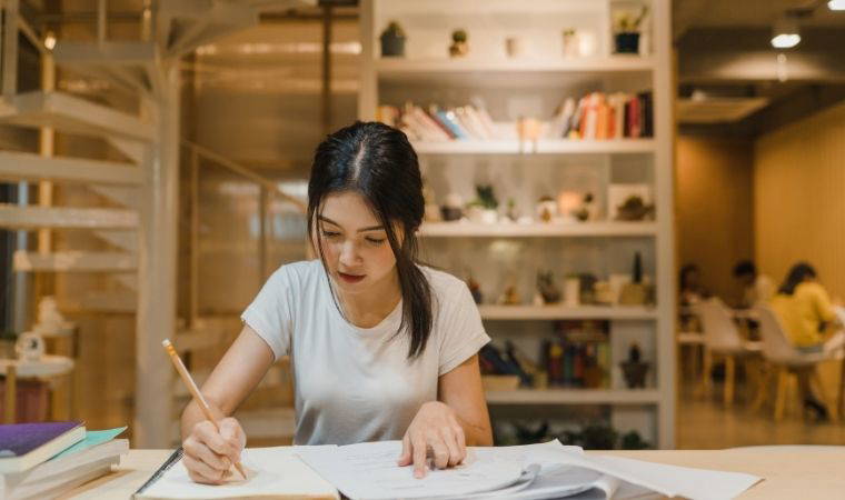 Derslerde kalıcı öğrenme için 7 etkili tekrar tekniği