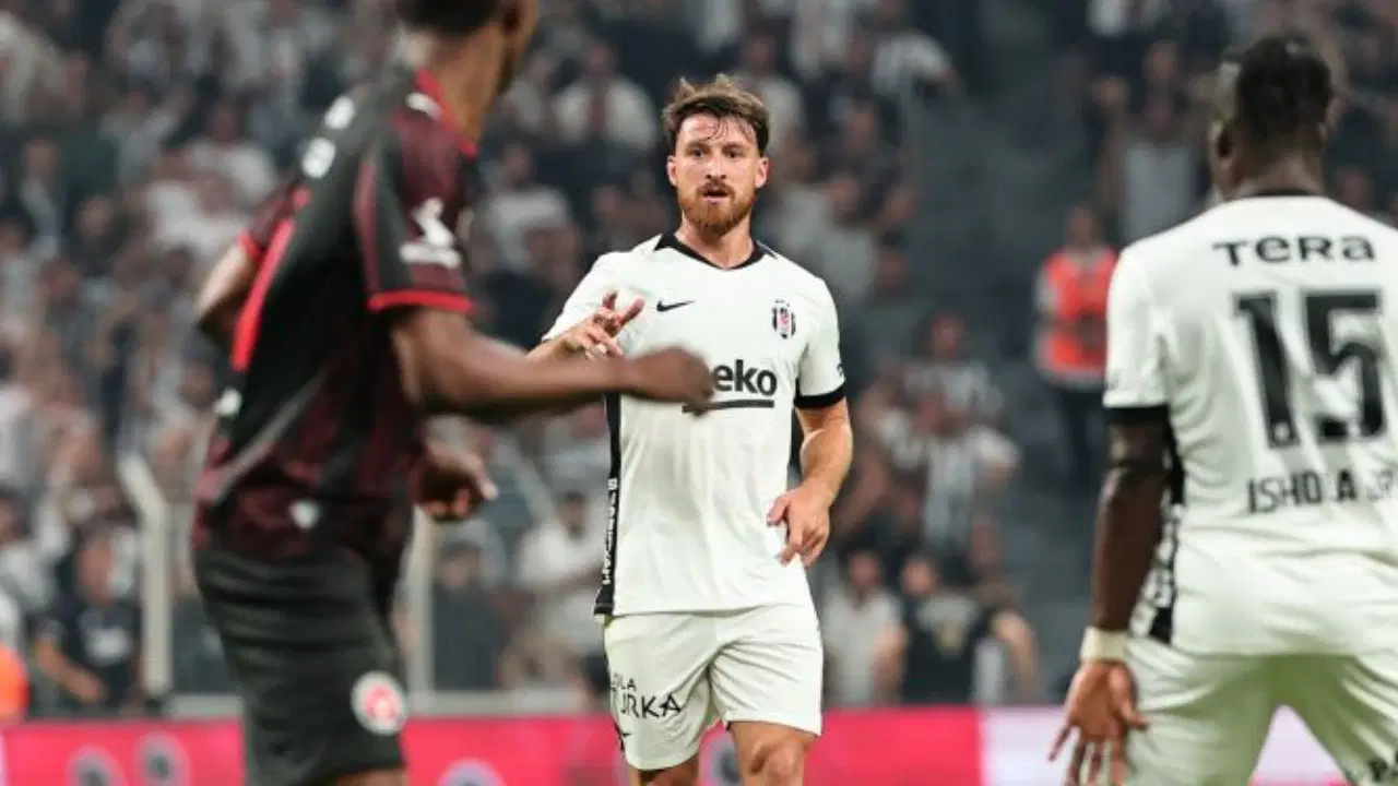 Salih Özcan'dan takım arkadaşlarına övgü!