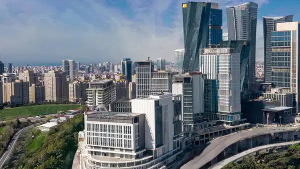 CHP Genel Başkan Yardımcısı Özgür Karabat: 'İstanbul Finans Merkezi, yeraltı para hareketinin emrine mi verilecek?'