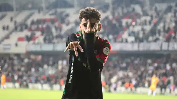 Trabzonspor ile görüşmüşlerdi... Karşıyaka, Adem Yeşilyurt için Fenerbahçe'yi bekliyor!