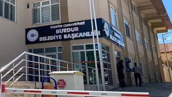 Burdur Belediyesi’nden 2 bin yurttaşa Ramazan desteği