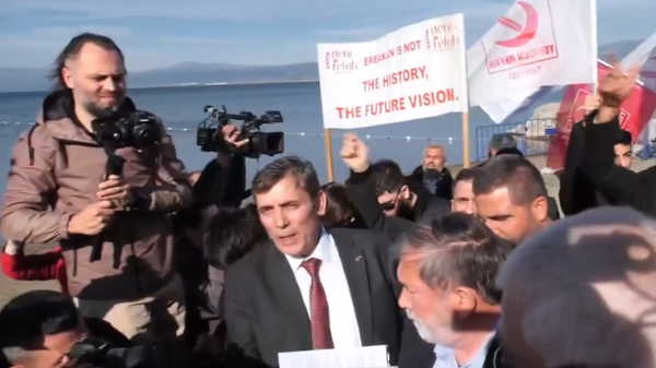 Yeniden Refah'tan 'Papa' protestosu