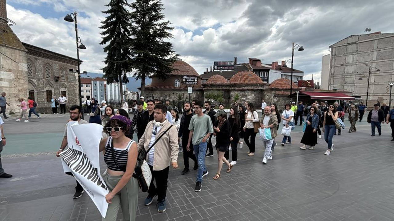 Öğrenciler protesto etti!