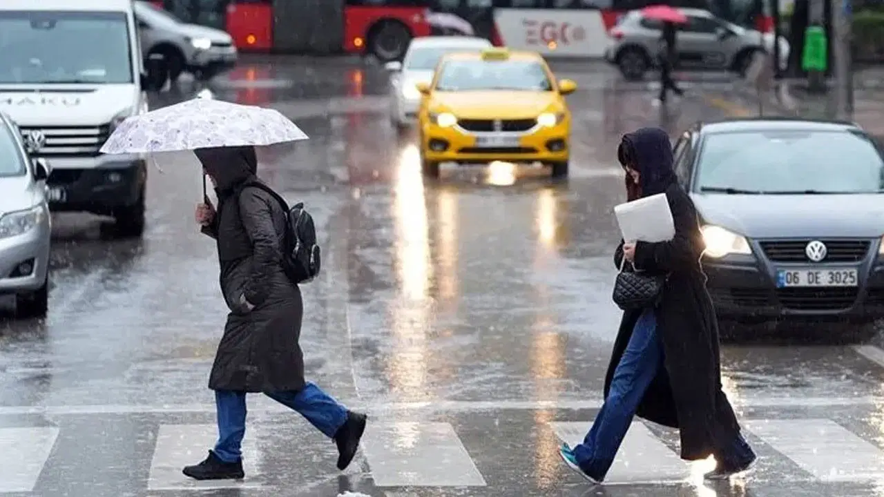 Meteoroloji'den sağanak ve kuvvetli rüzgar uyarısı: Hava bir anda değişecek