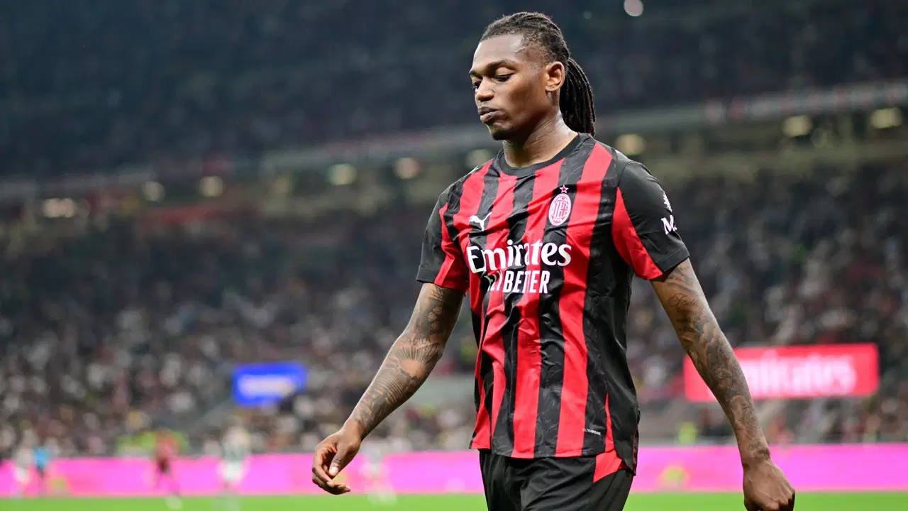 İtalyan basını duyurdu: Milan'dan Leao kararı!