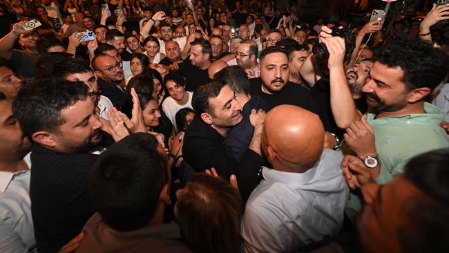 Özgür Çelik karşıladı
