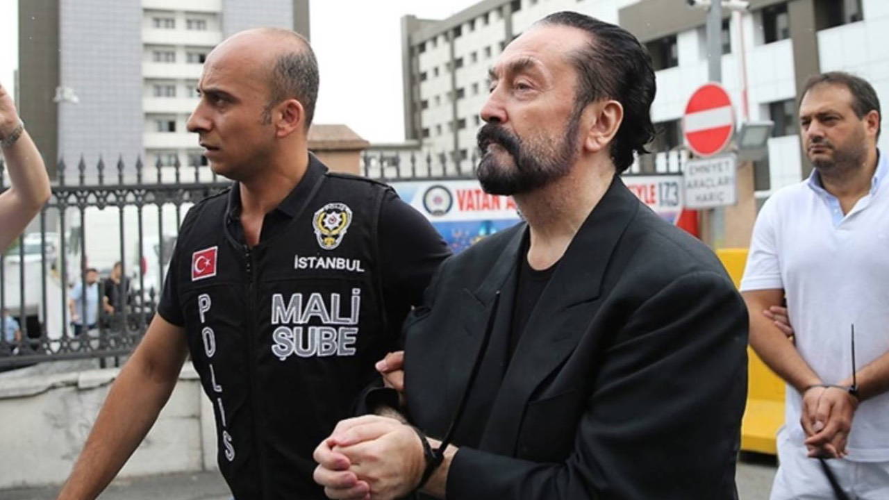 İstanbul'da Adnan Oktar'ı öven paylaşımlara soruşturma