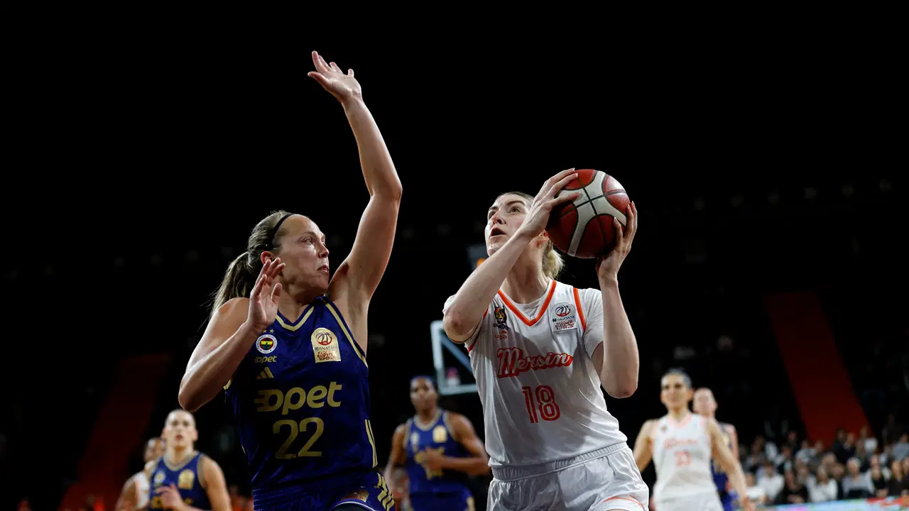 Fenerbahçe Opet yoluna namağlup devam ediyor!