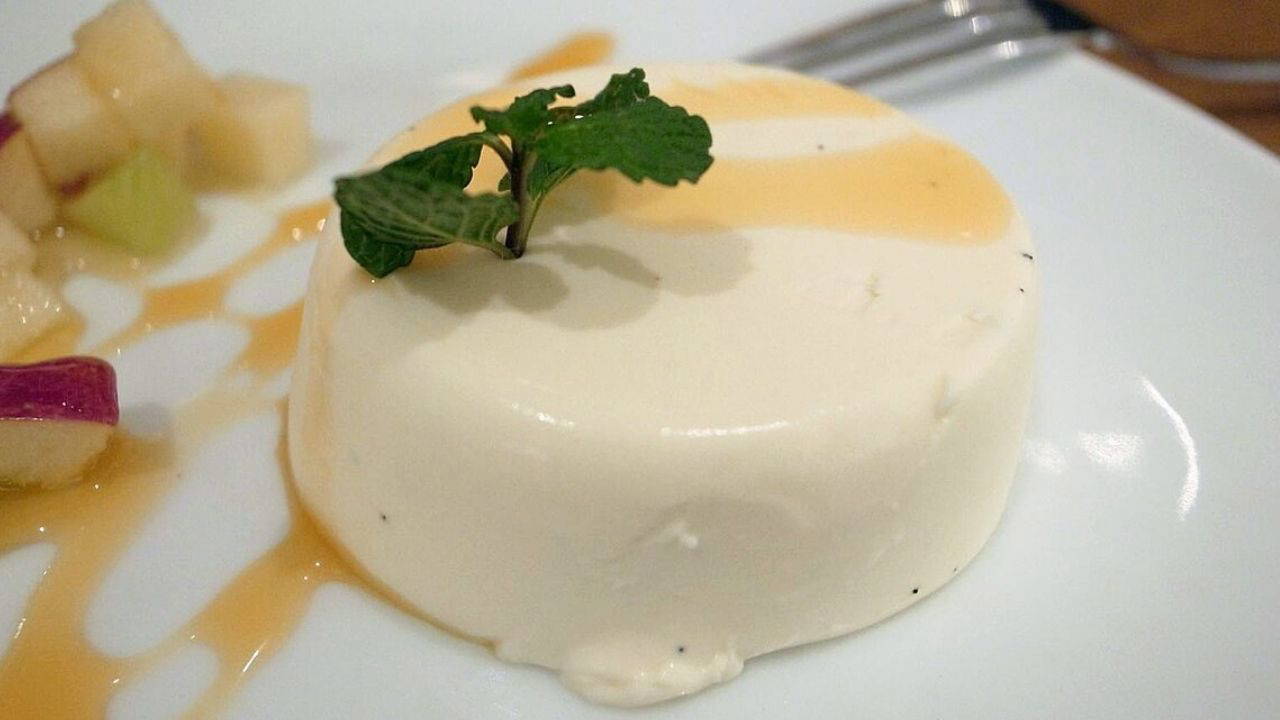 Az malzemeyle şahane tat: Pratik panna cotta tarifi
