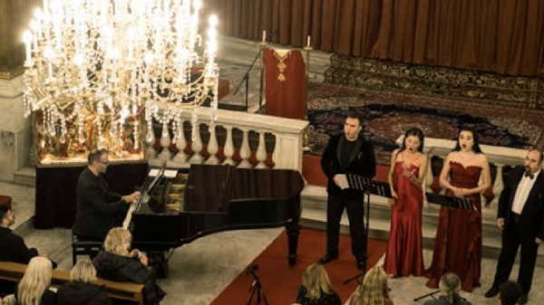 Surp Asvadzadzin Katedrali’nde ‘Noel Ezgileri’