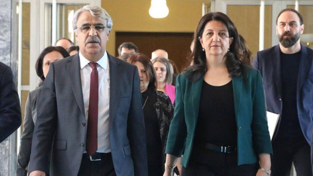 Son Dakika... DEM Parti heyeti İmralı'ya gitti: Öcalan ile görüşecekler