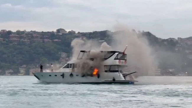 Beşiktaş'ta teknede yangın: 