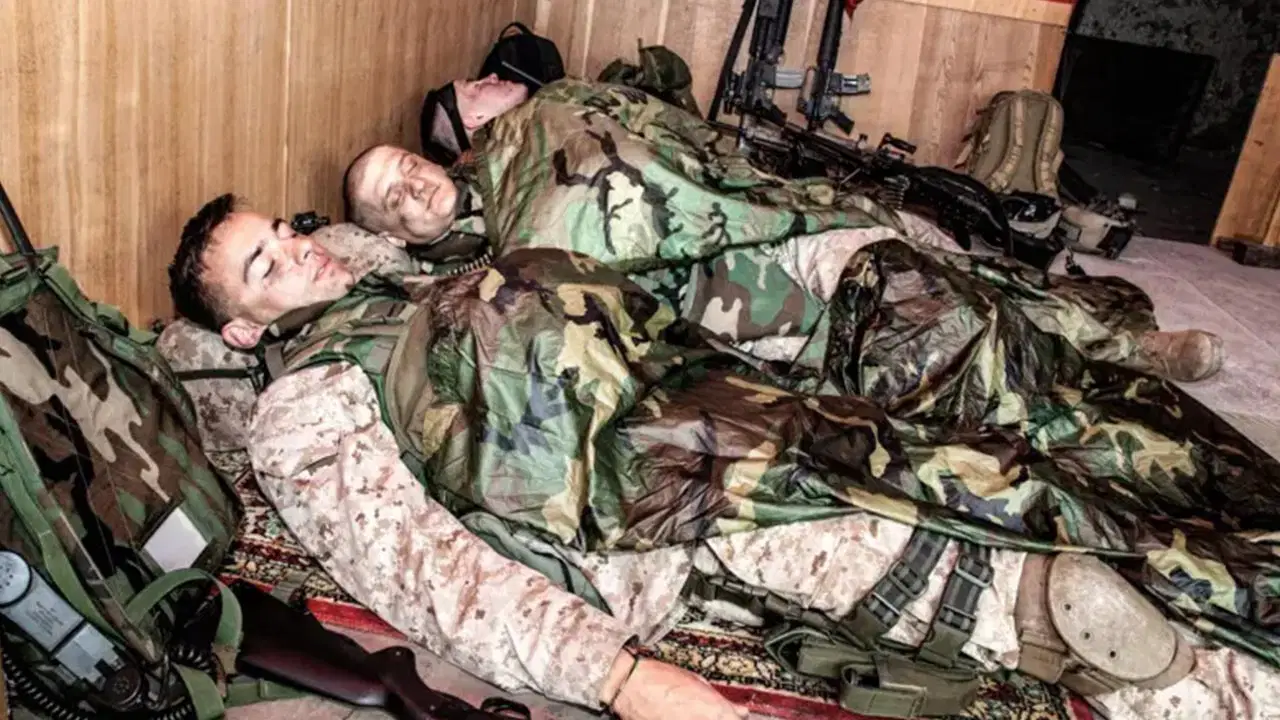 'Askeri uyku yöntemi' ile iki dakikada uyuyabilir misiniz?