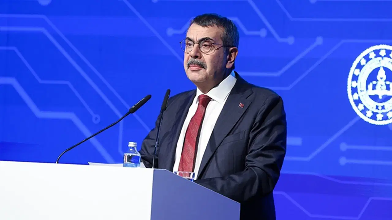 Yusuf Tekin'den AKP sloganlı 'Cumhuriyet Bayramı' mesajı