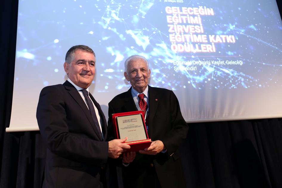 Cumhuriyet'in eğitim vizyonu zirvede yeniden yorumlandı