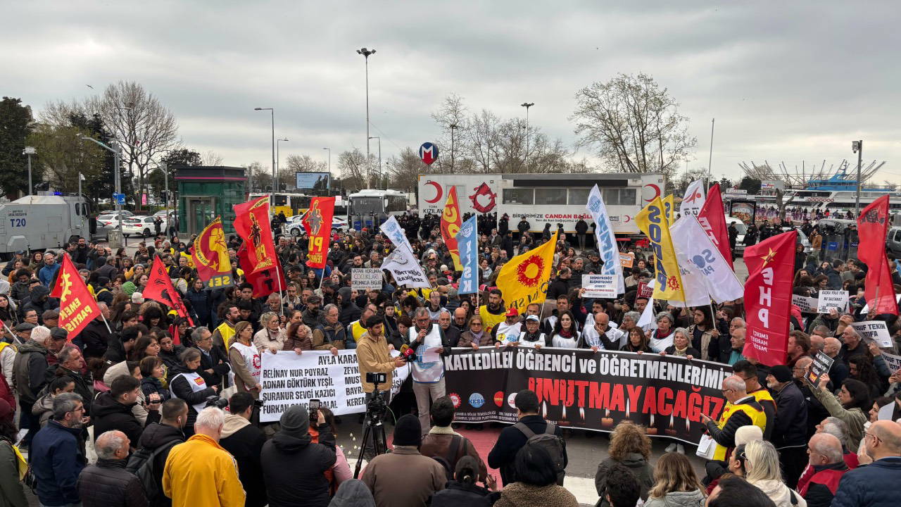 Eğitimciler Kadıköy’den seslendi: 'Bu şiddet sürdürülen yanlış politikaların doğrudan sonucu'