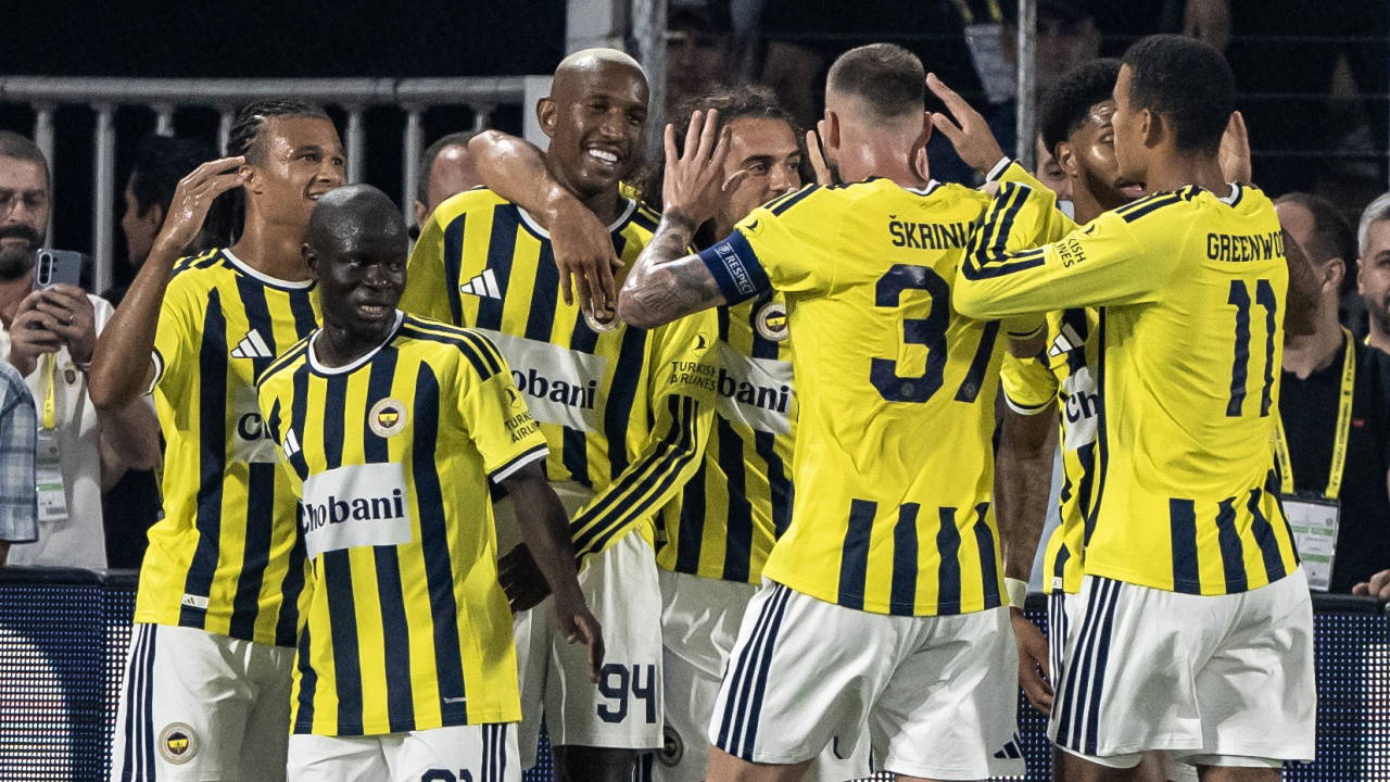 Fenerbahçe Kadıköy'de yıldızlarıyla güldü: Fenerbahçe 2-0 Sturm Graz
