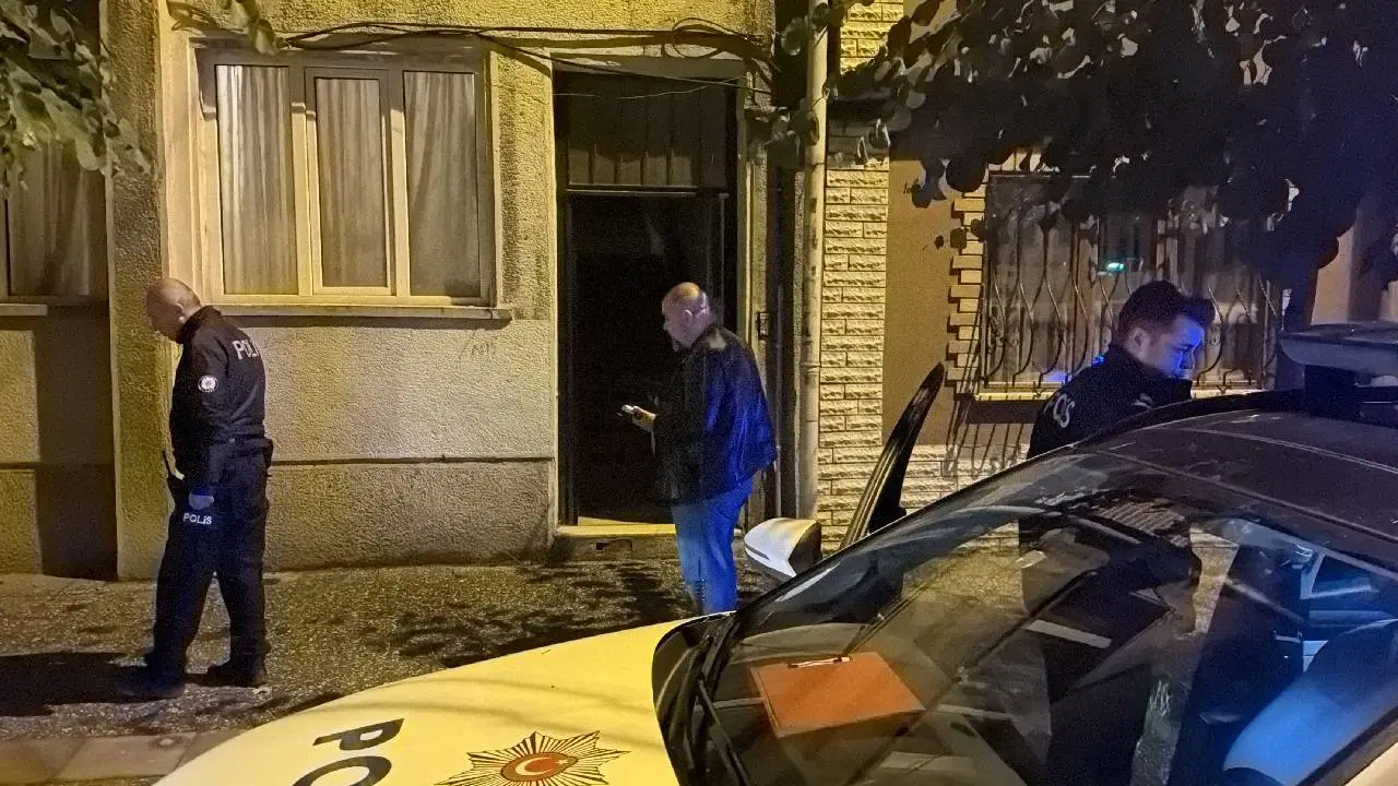 Eskişehir'de komşusunun evinde fenalaşan 43 yaşındaki kadın hayatını kaybetti
