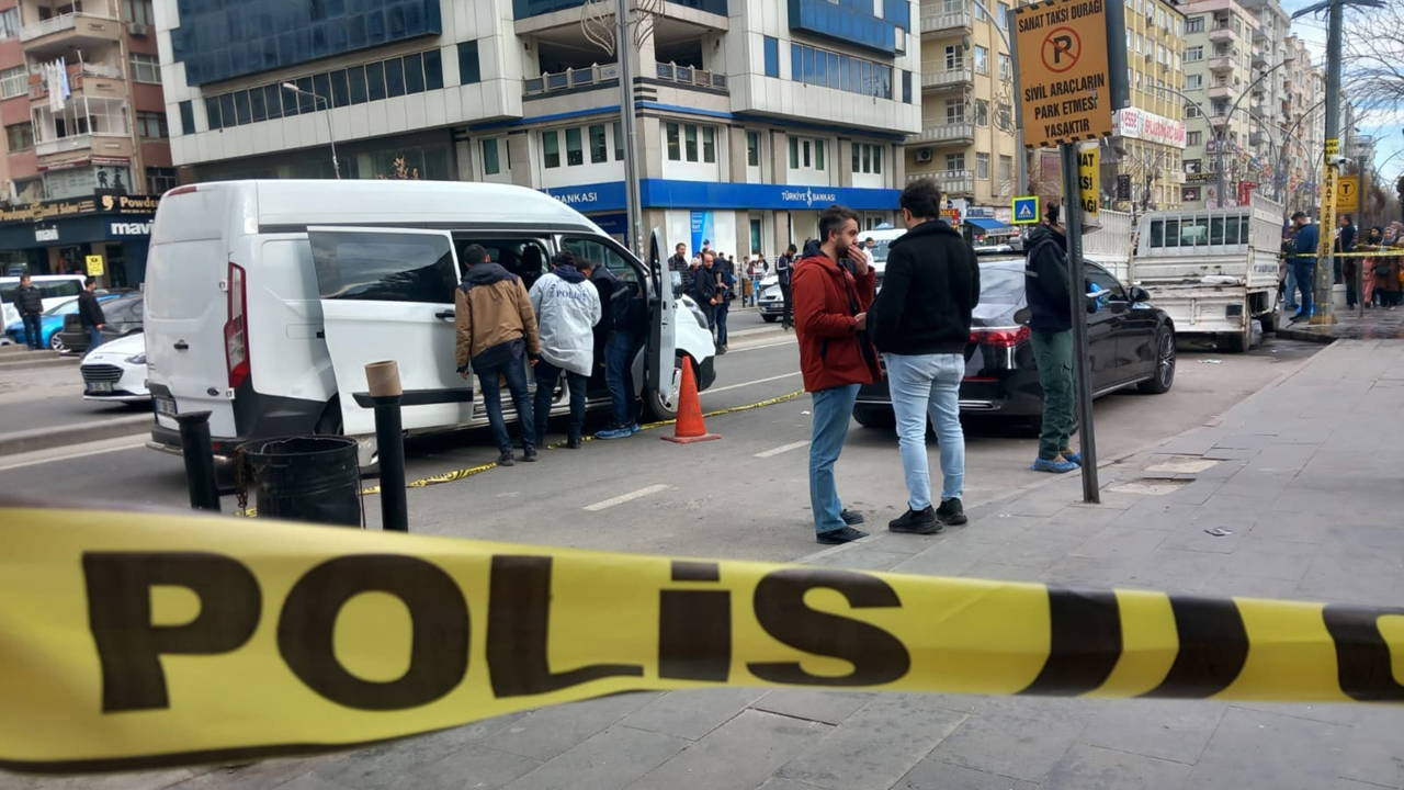 Müteahhit ile emlakçı arasında 'tadilat' kavgası: 3 yaralı