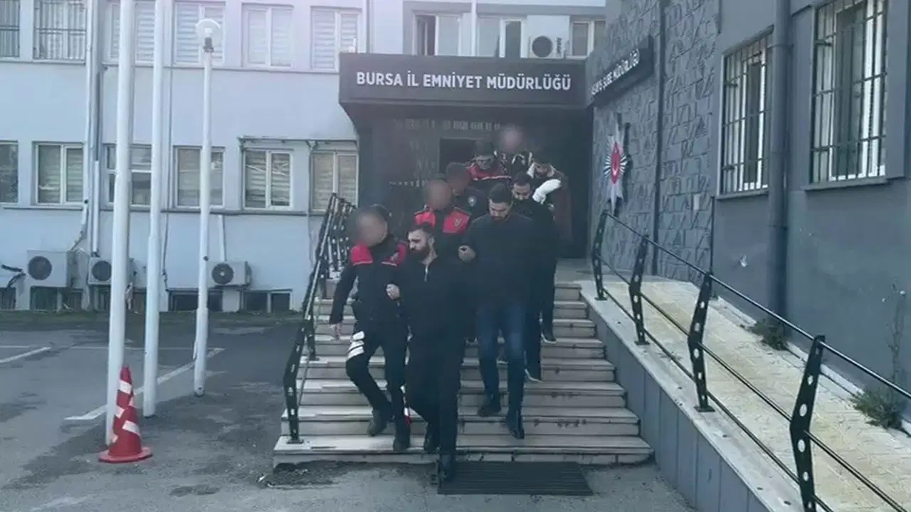 Restoranda silahlı kavga: 6 kişi yaralandı, çok sayıda gözaltı!