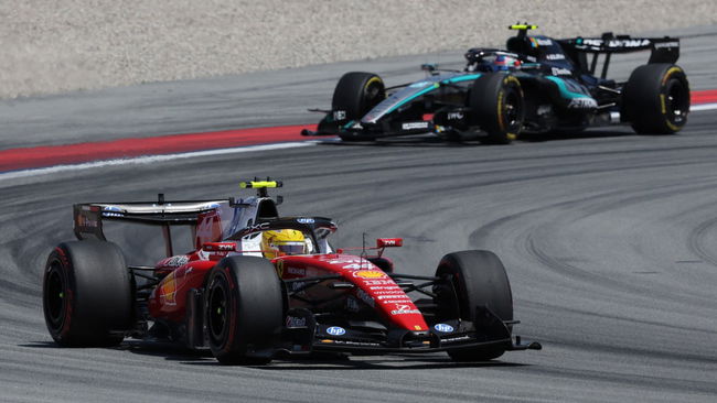 Lewis Hamilton Ferrari'deki ilk zaferini kazandı!