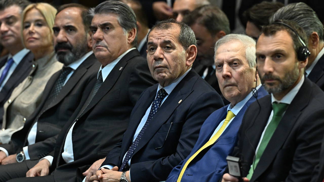 Dursun Özbek rekor geliri kürsüde açıkladı: 'Aramızdaki farkın açıldığını göstermektedir'