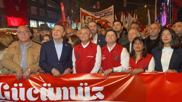 Cumhuriyetimizin 103'üncü yılı kutlu olsun: Yurttaşlar 'Cumhuriyet Yürüyüşüne' başladı!