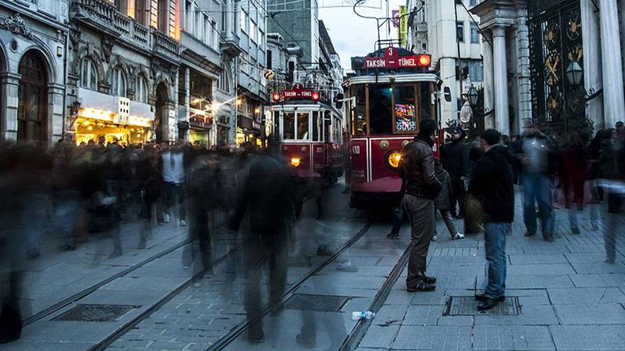 Yeni rapor: İstiklal Caddesi'ni geçen yıl kaç kişi ziyaret etti?