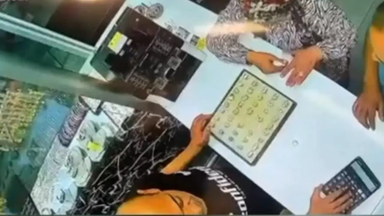 Hatay'da 2 kuyumcudan 3 altın yüzük çalan 2 şüpheli yakalandı