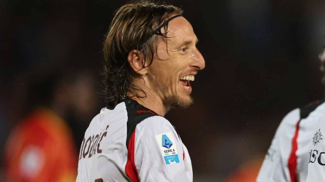 Milan, Serie A'daki ilk galibiyetini aldı