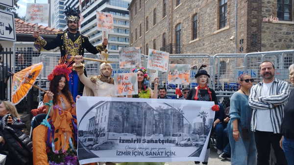 Meslek Fabrikası direnişine sokak sanatçılarından destek: 'Meslek Fabrikası siyasi çekişmelere alet edilmemeli'