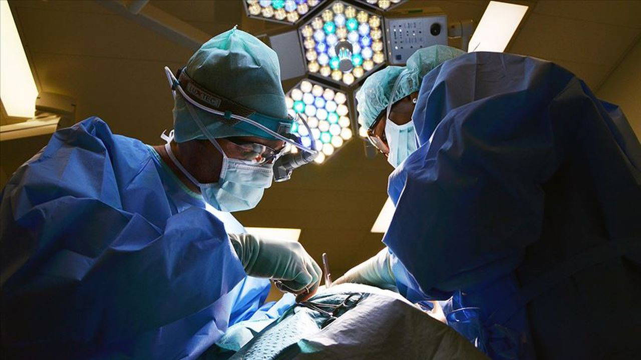60 yaşındaki adamın midesinden 47 cıvata çıkarıldı