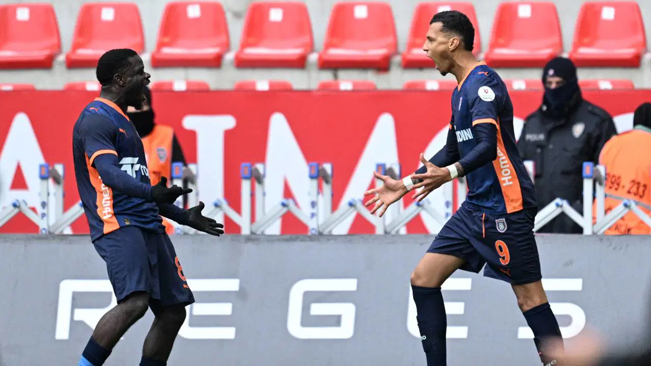 Başakşehir deplasmanda 3 puanı üç golle aldı!