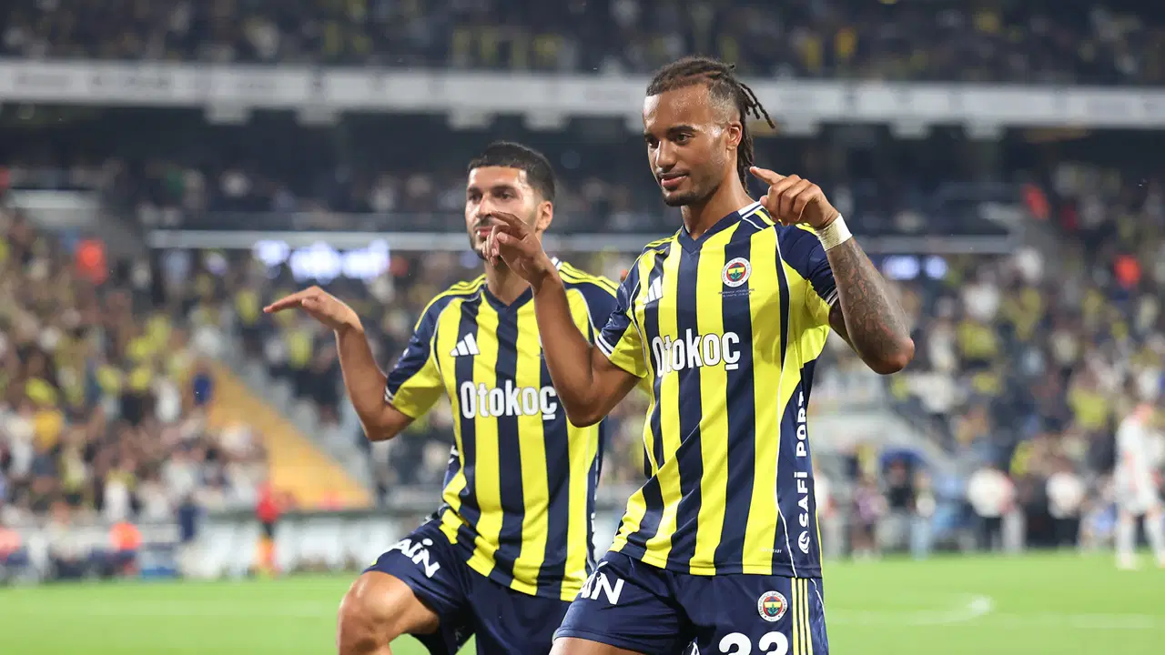 Archie Brown menajerlik şirketini değiştirdi