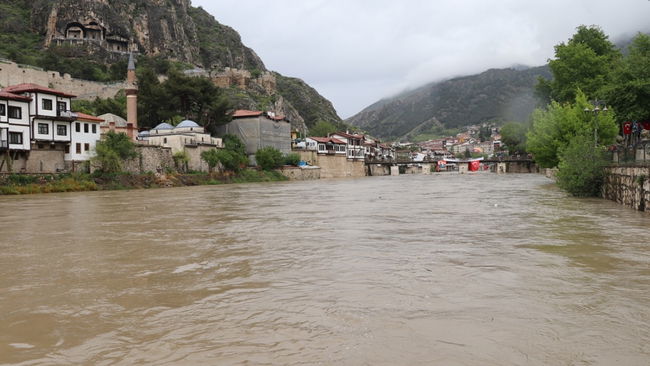Sel riski: Tokat ve Amasya’da eğitime ara