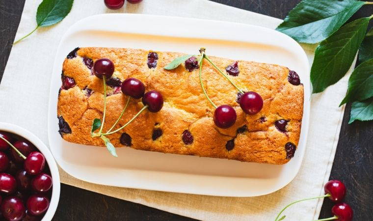 Ekşi ve tatlının enfes uyumu: Vişneli kek tarifi
