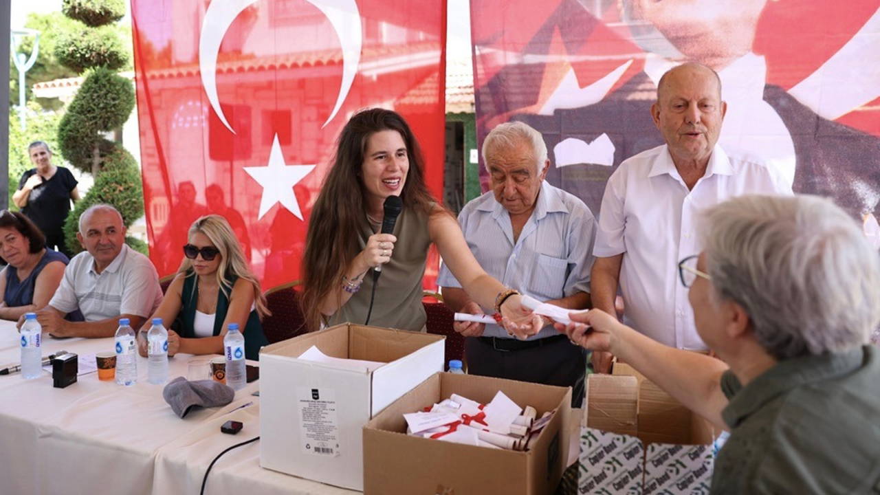 Çeşme’de 32 yıllık tapu sorunu çözüldü