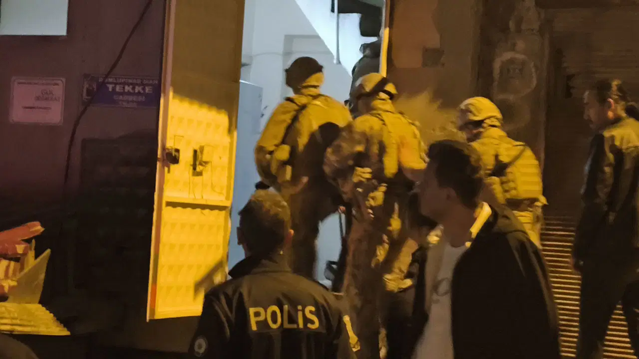Kahramanmaraş'ta para krizi: Genç adam annesini bıçakla rehin aldı