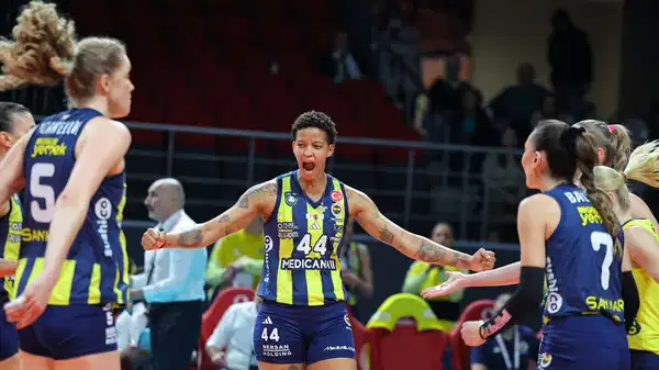 Fenerbahçe Medicana Kupa Voley'de Dörtlü Final'de!
