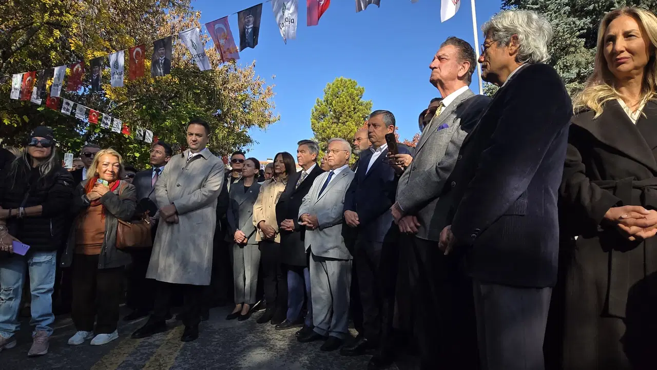 Ödünsüz kemalist devrimci Kışlalı, katledilişinin 27. yıldönümünde anıldı