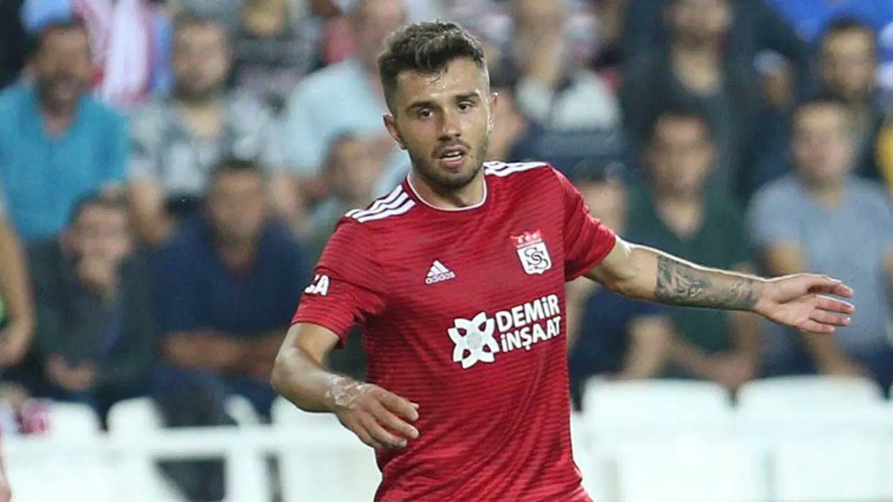 Samsunspor, Emre Kılınç'ın sözleşmesini 2028'e kadar uzattı