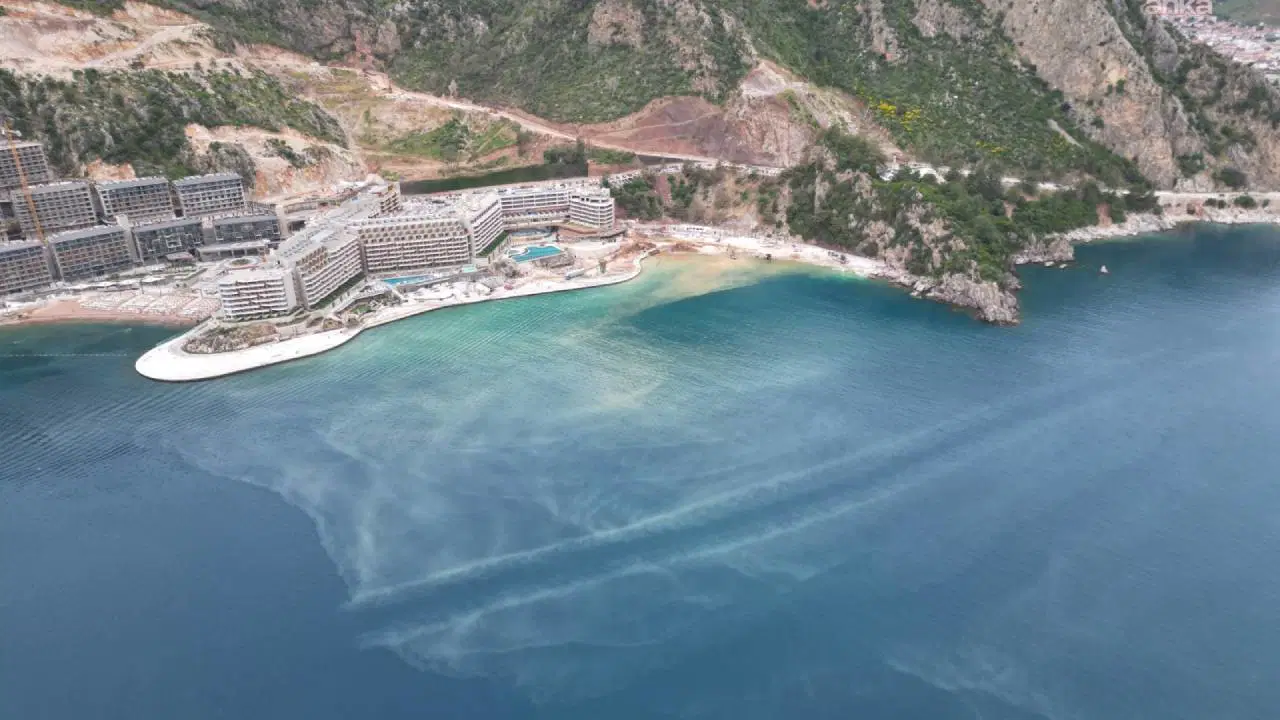 Sinpaş Projesi'nde deniz tababına iş makineleriyle müdahale iddiası